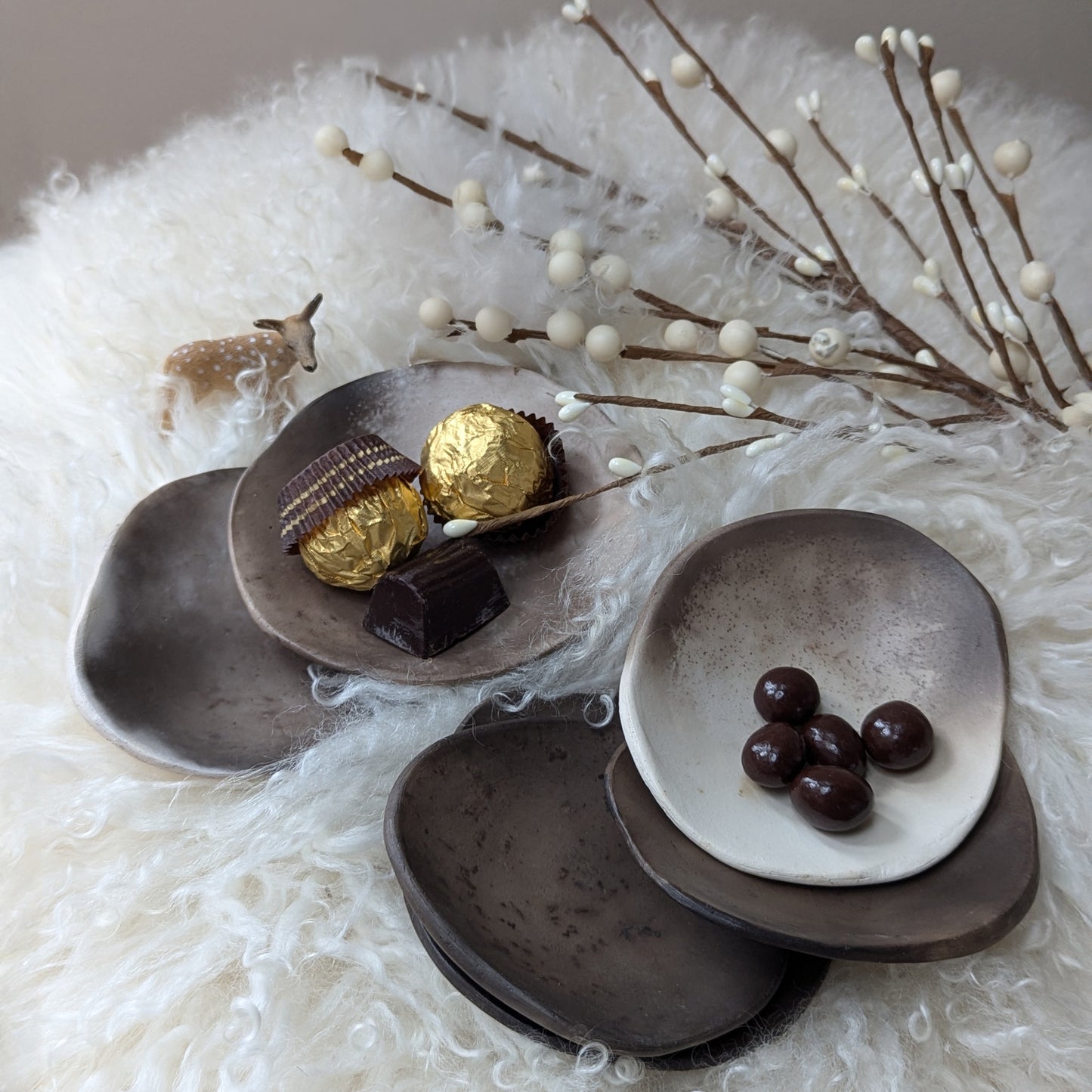 Smoke-fired White Earthenware Dish
