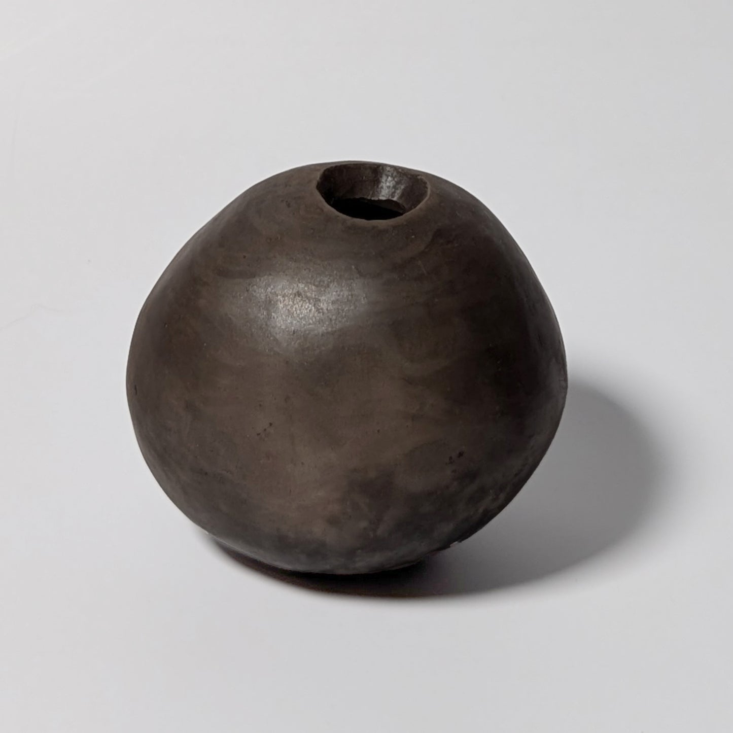 Smoke-fired White Earthenware Bud Vase