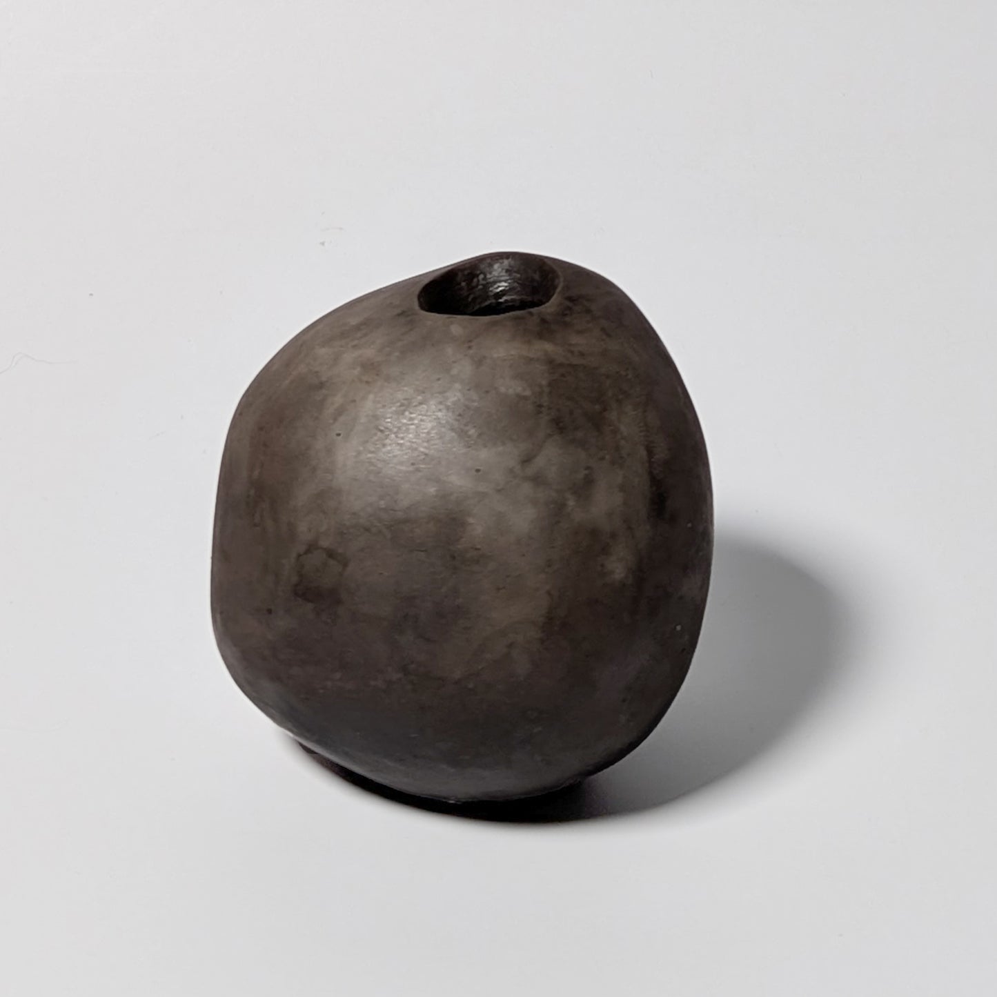 Smoke-fired White Earthenware Bud Vase