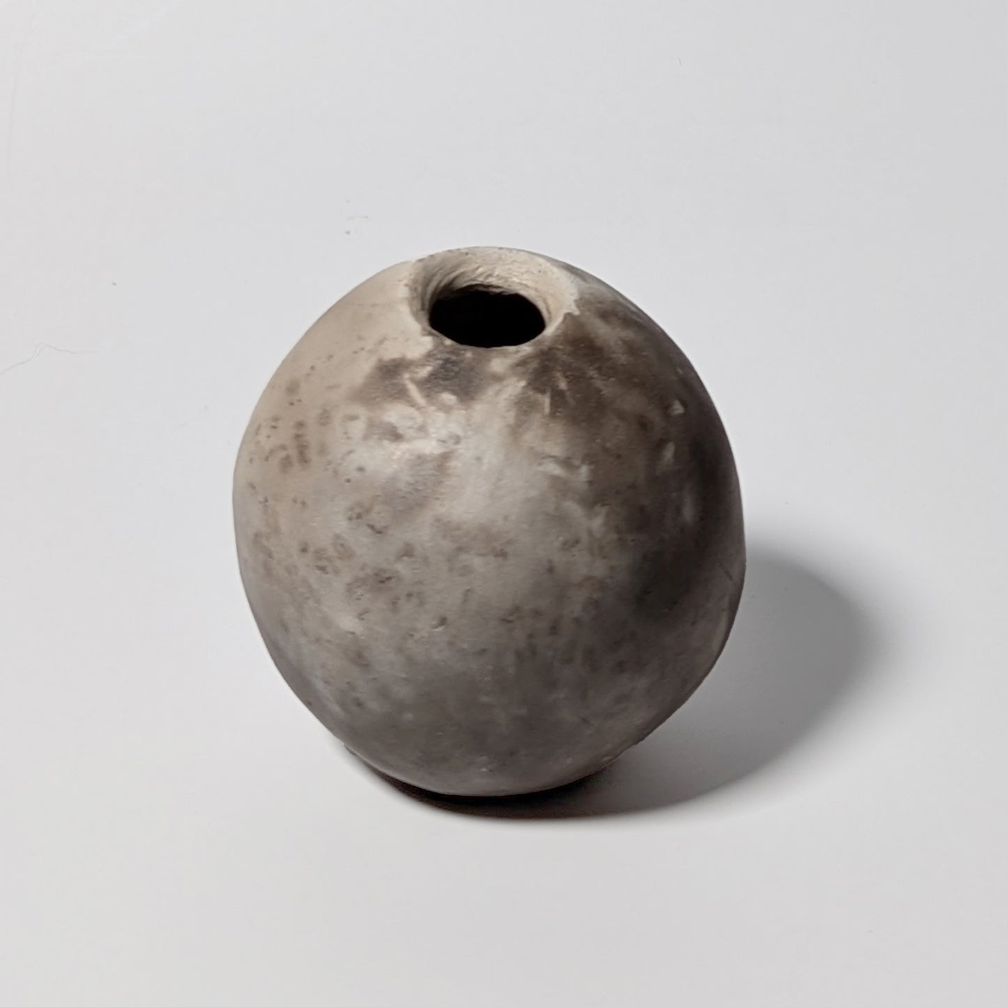 Smoke-fired White Earthenware Bud Vase