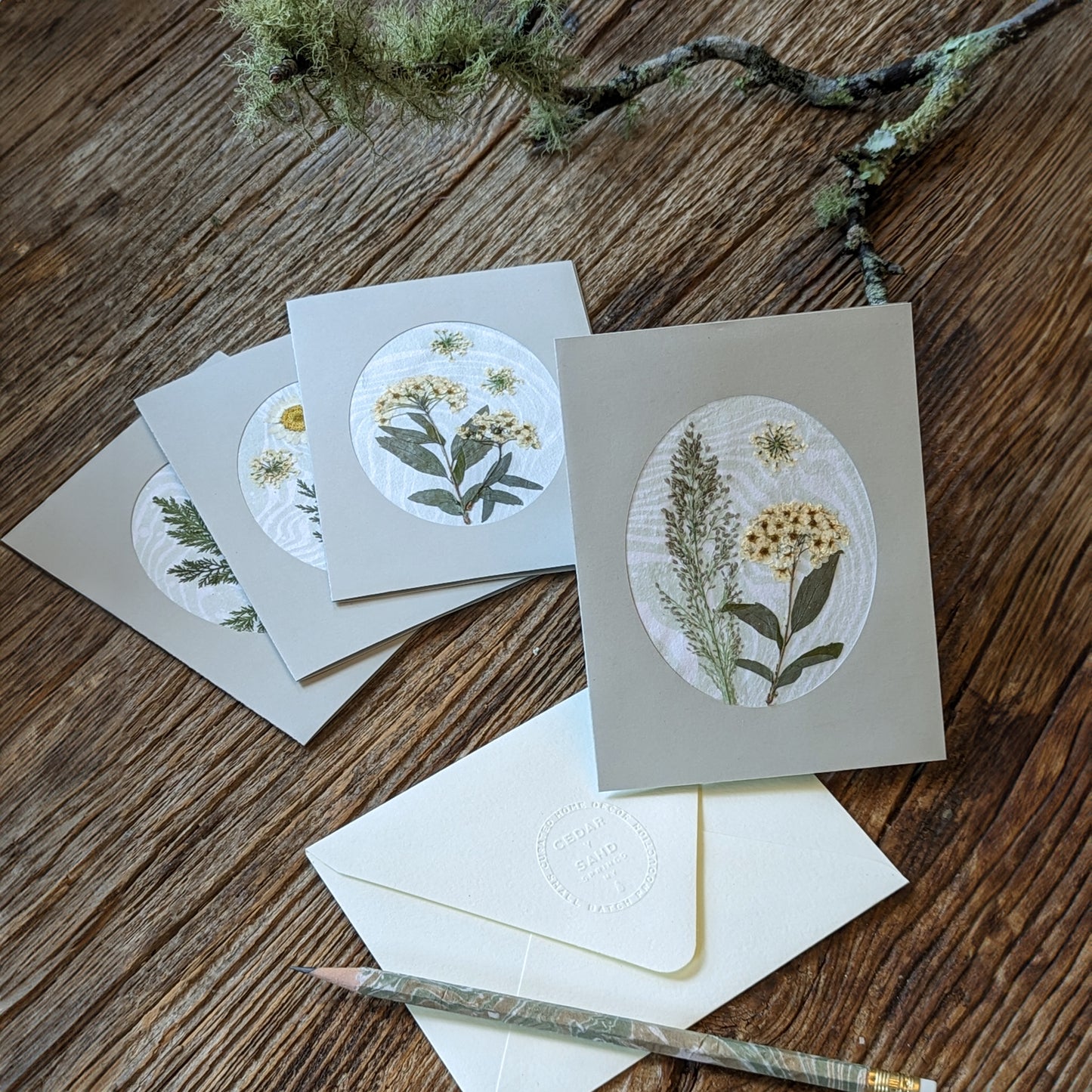 Suminagashi Pressed Flora Notecard: Meadow