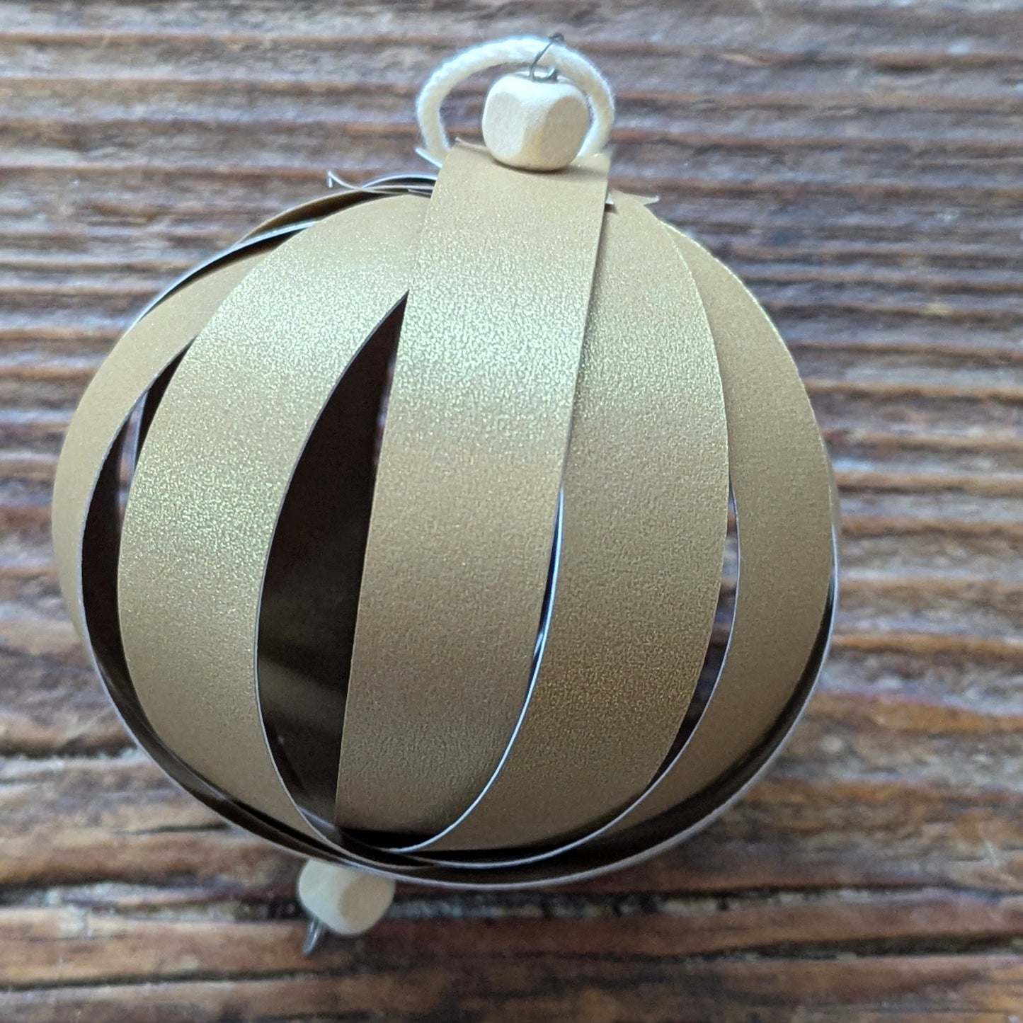 BAUBLE GOLD - SINGLE