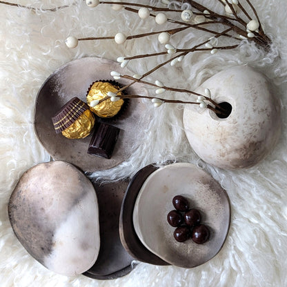 Smoke-fired White Earthenware Dish