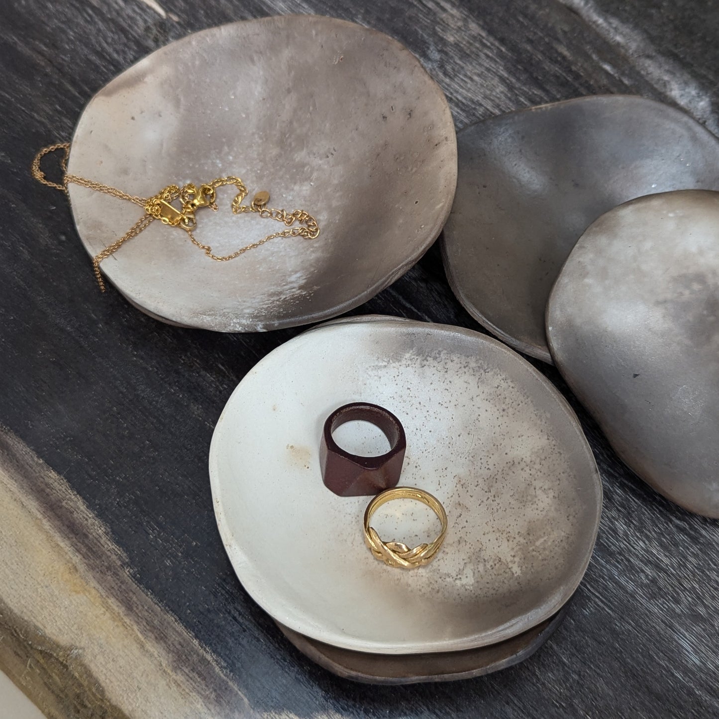 Smoke-fired White Earthenware Dish