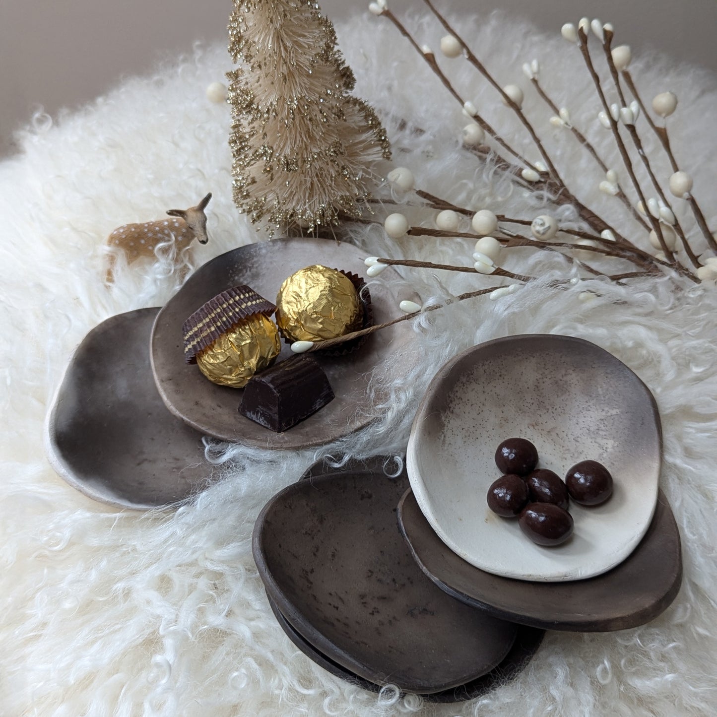 Smoke-fired White Earthenware Dish